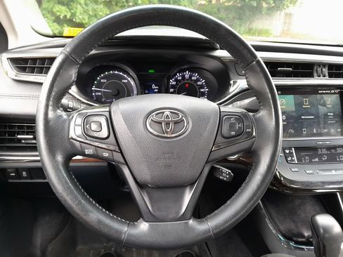 Used 2014 Toyota Avalon XLE Touring FWD image 19