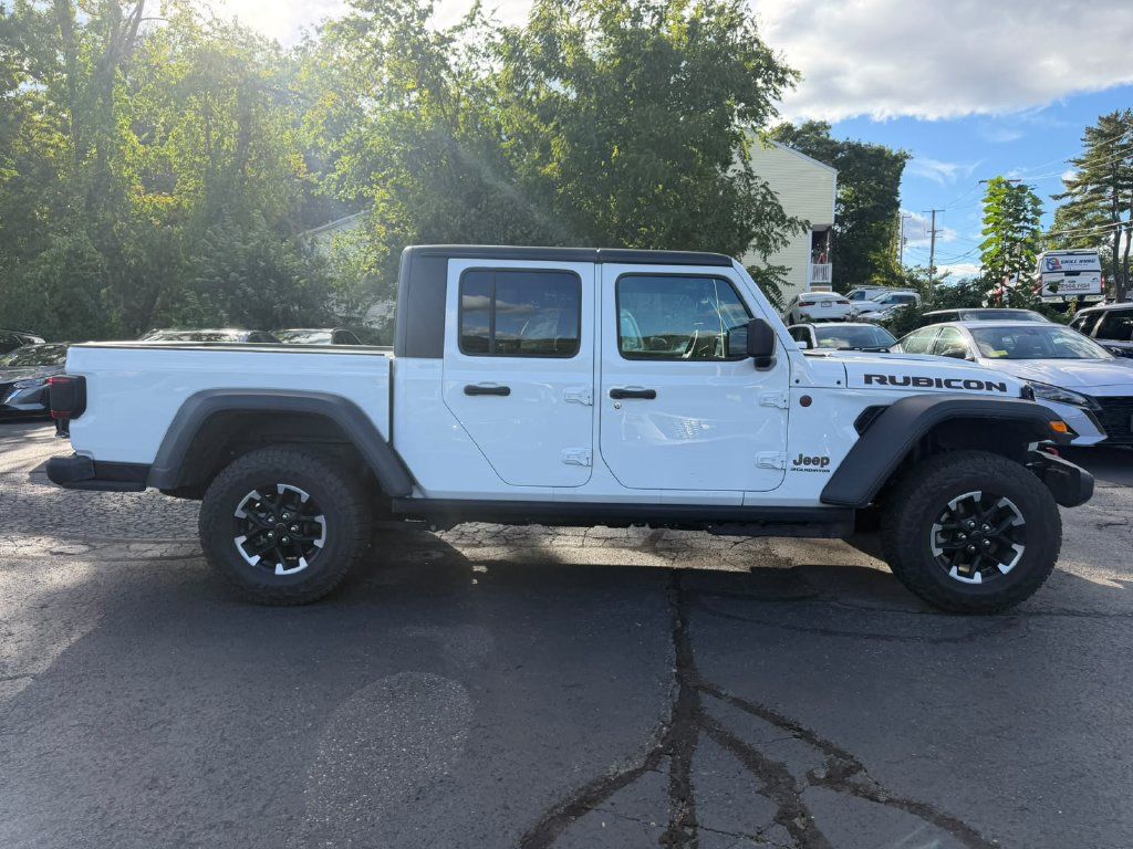Used 2026 Jeep Gladiator Rubicon AWD/4WD image 4