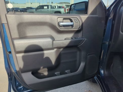 Used 2020 Chevrolet Silverado 1500 Custom w/ Custom Value Package image 10