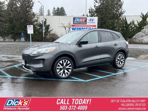 Used 2020 Ford Escape SE Sport image 1