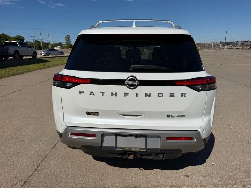 Used 2025 Nissan Pathfinder SL w/ SL Premium Package AWD/4WD image 4