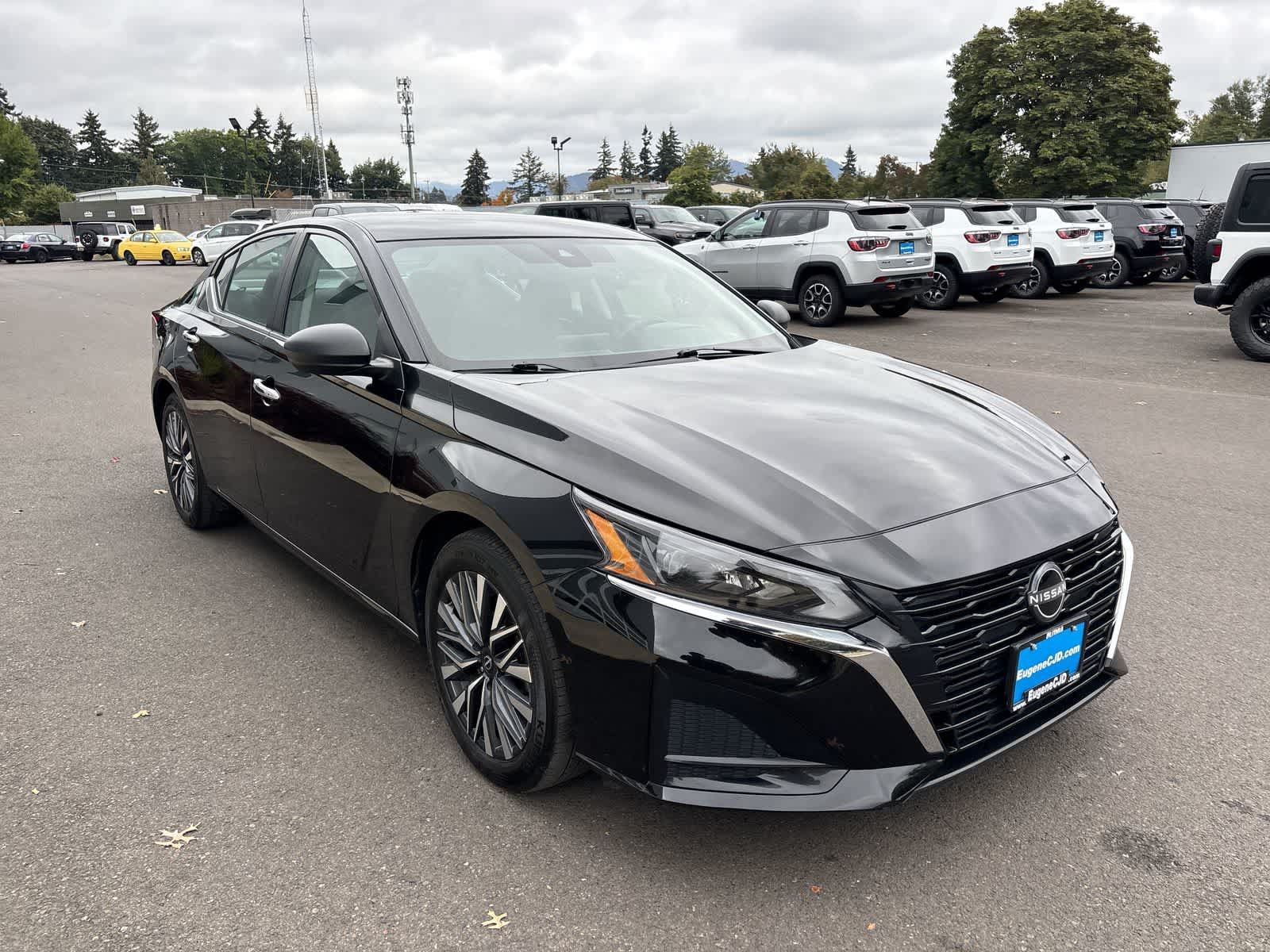Used 2025 Nissan Altima 2.5 SV FWD image 5