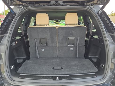 Used 2024 Jeep Grand Cherokee L Limited image 7