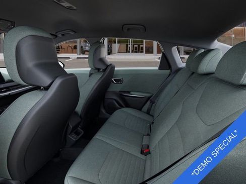 New 2025 Kia K4 EX image 18