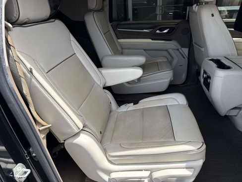 Used 2021 GMC Yukon XL Denali w/ Denali Ultimate Package RWD image 8