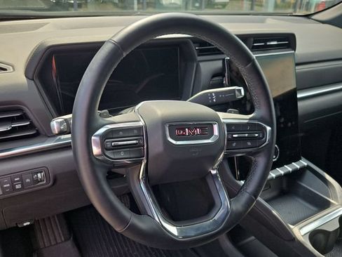 Used 2025 GMC Terrain Elevation w/ Elevation Premium Package AWD/4WD image 14