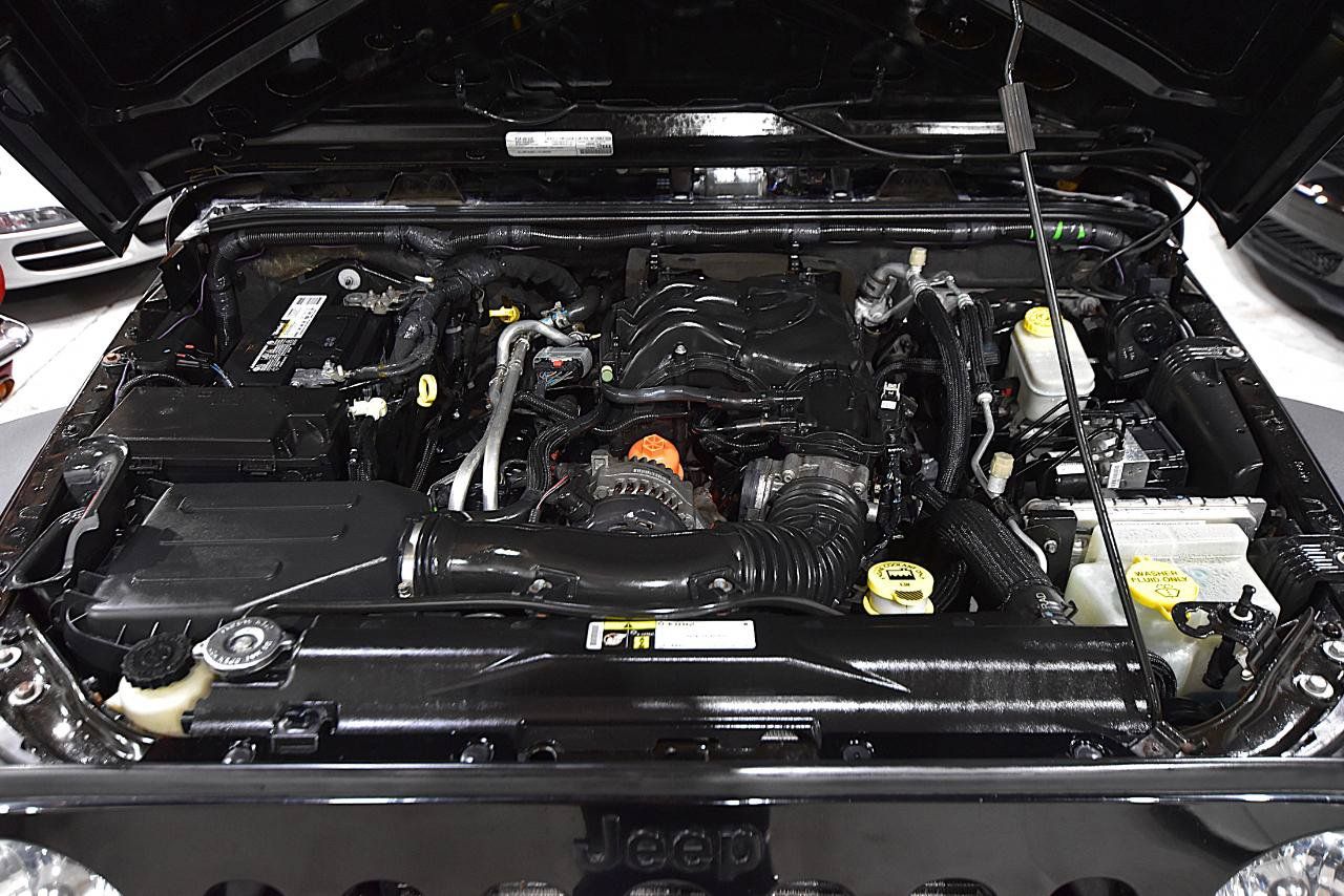 Used 2015 Jeep Wrangler Unlimited Sport AWD/4WD image 46