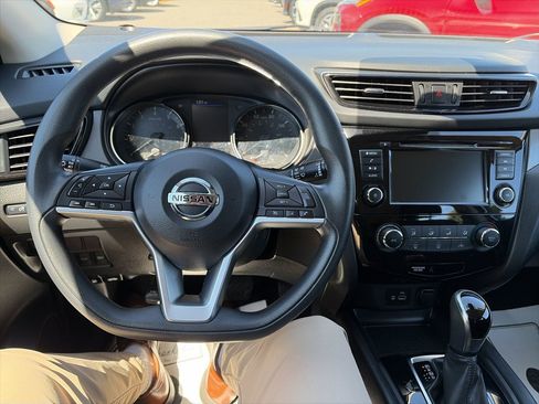 Used 2020 Nissan Rogue Sport S FWD image 11