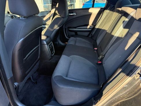 Used 2018 Dodge Charger SXT image 15