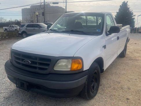 Used 2004 Ford F150 XL image 2