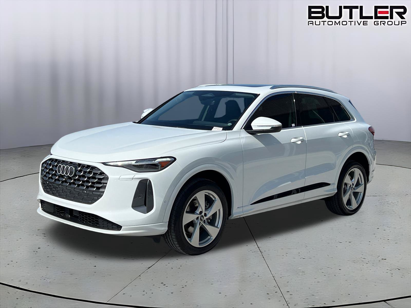 Used 2025 Audi Q5 Premium Plus w/ Premium Plus AWD/4WD image 1