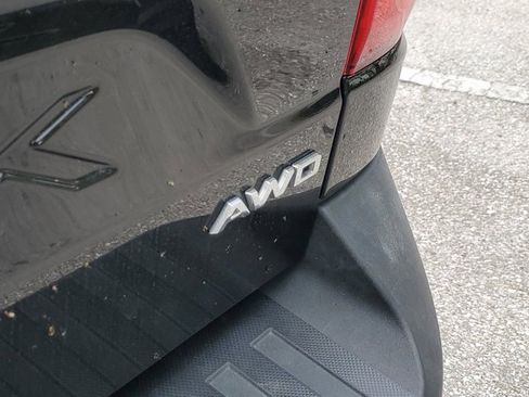 Used 2024 Ford Maverick Lariat image 12