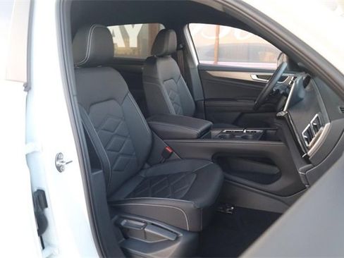 New 2026 Volkswagen Atlas Cross Sport SE image 24