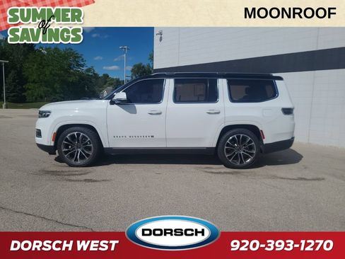 Used 2022 Jeep Grand Wagoneer Series III w/ Rear Seat Video Group 1 AWD/4WD image 3