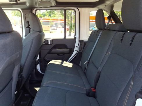 Used 2025 Jeep Wrangler Unlimited Sahara w/ Safety Group AWD/4WD image 11