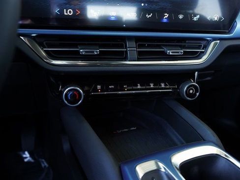 New 2025 Chevrolet Equinox EV LT FWD image 21