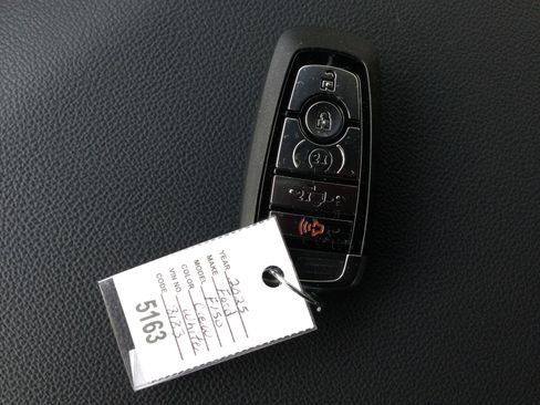 New 2025 Ford F150 Lariat w/ Equipment Group 501A Mid image 21