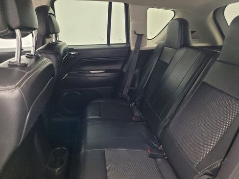 Used 2017 Jeep Compass Latitude AWD/4WD image 18