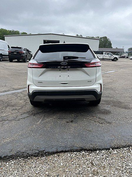 Used 2024 Ford Edge SEL w/ Convenience Package AWD/4WD image 6
