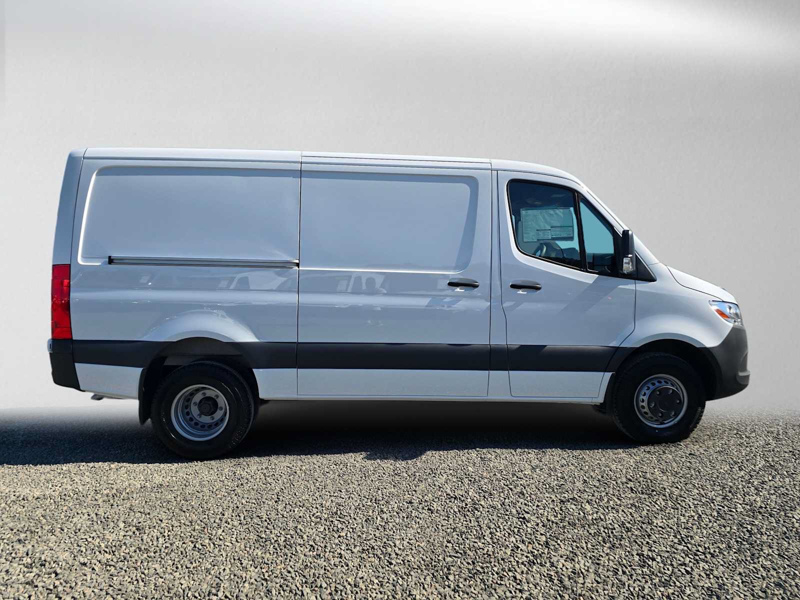 Used 2024 Mercedes-Benz Sprinter 3500 image 2