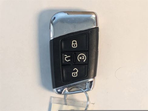 Used 2023 Volkswagen Atlas Cross Sport SE image 39