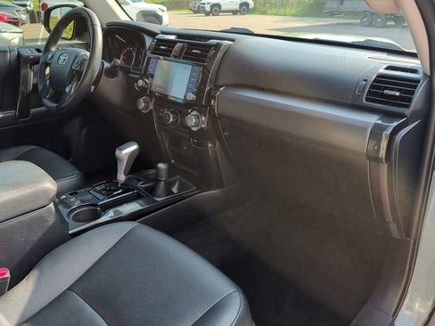 Certified 2022 Toyota 4Runner TRD Off-Road Premium w/ TRD Black Wheel Package (TMS) AWD/4WD image 28