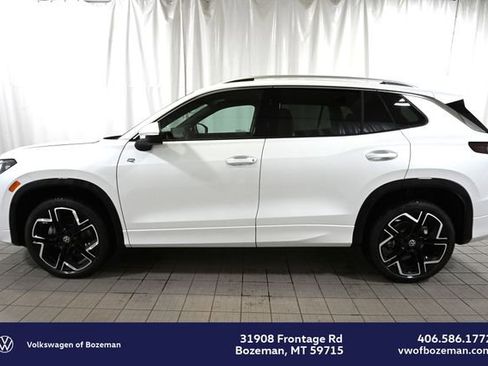 New 2026 Volkswagen Tiguan SEL R-Line image 10