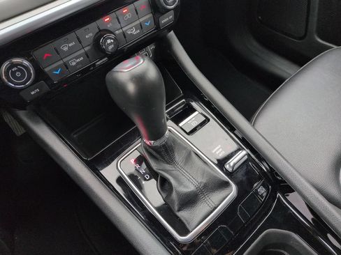 Used 2025 Jeep Compass Limited AWD/4WD image 19