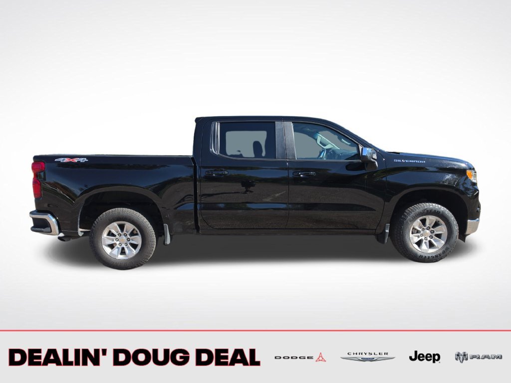 Used 2025 Chevrolet Silverado 1500 LT AWD/4WD image 7
