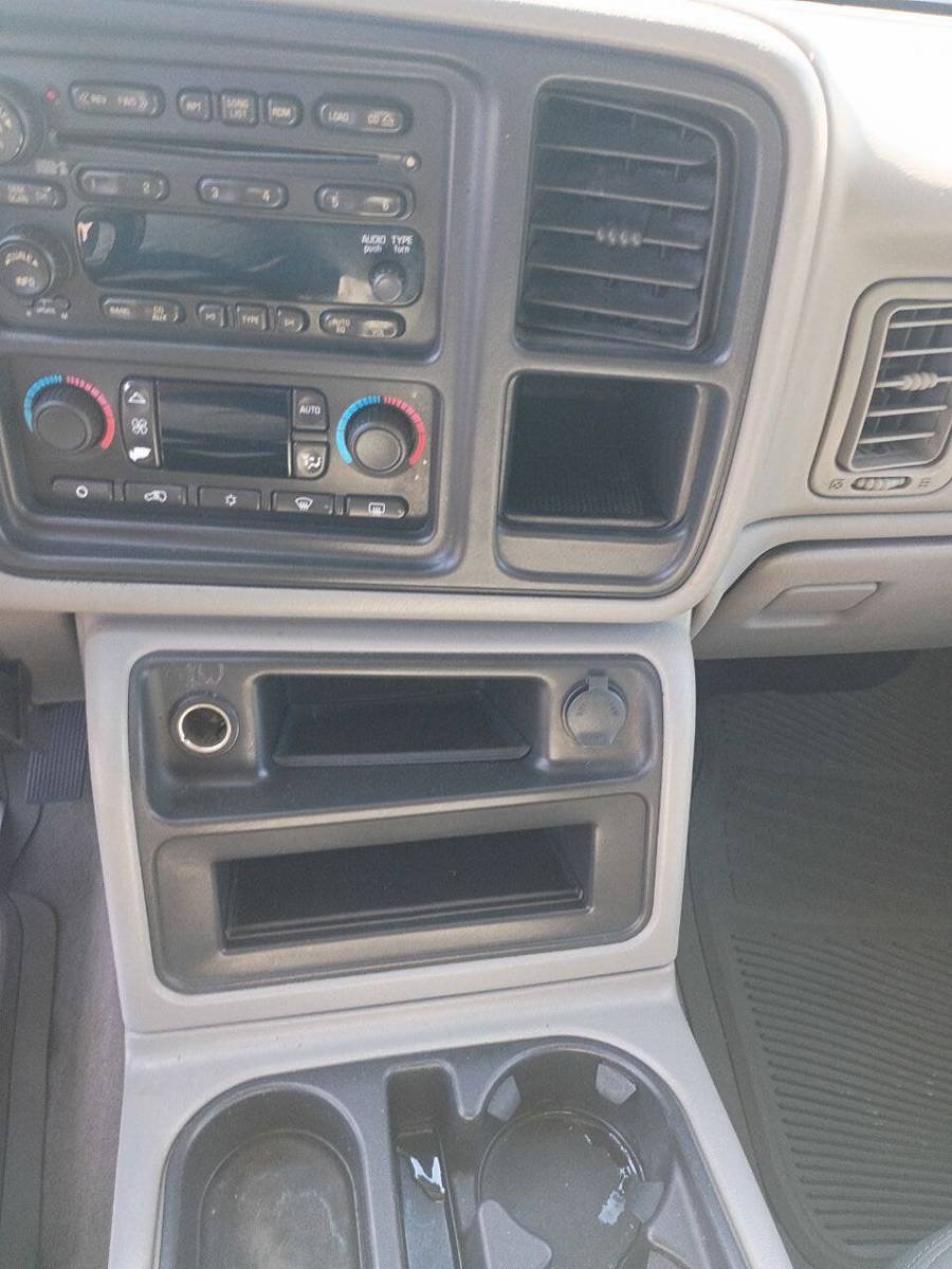 Used 2007 Chevrolet Silverado 2500 LT w/ Heavy-Duty Power Package AWD/4WD image 15