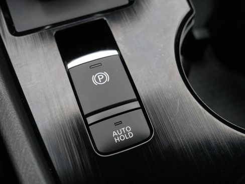 Certified 2023 Nissan Rogue SV image 32