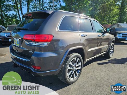 Used 2017 Jeep Grand Cherokee Overland w/ Jeep Active Safety Group AWD/4WD image 5
