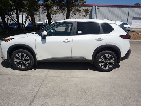 Used 2023 Nissan Rogue SV image 17
