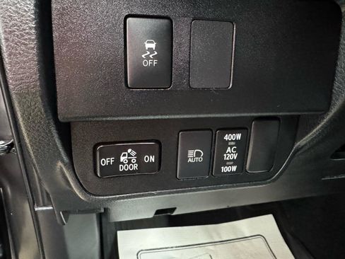 Used 2021 Toyota Tacoma TRD Off-Road image 14