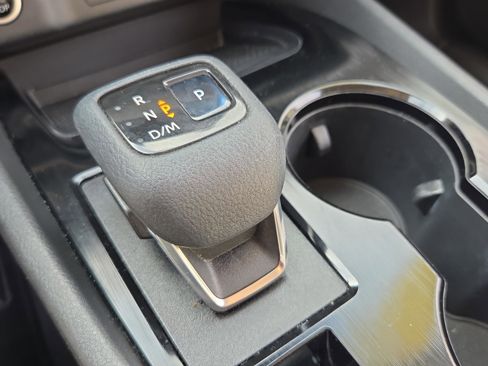 Used 2021 Nissan Rogue SV FWD image 22