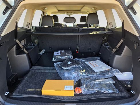 New 2026 Volkswagen Atlas SEL Premium R-Line image 6