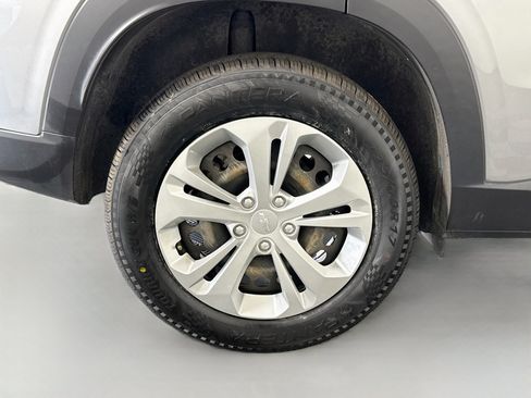 Used 2024 Chevrolet Trax LS FWD image 32