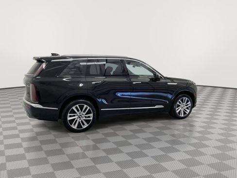 New 2026 Cadillac Vistiq Luxury w/ LPO, Floor Liner Package AWD/4WD image 12