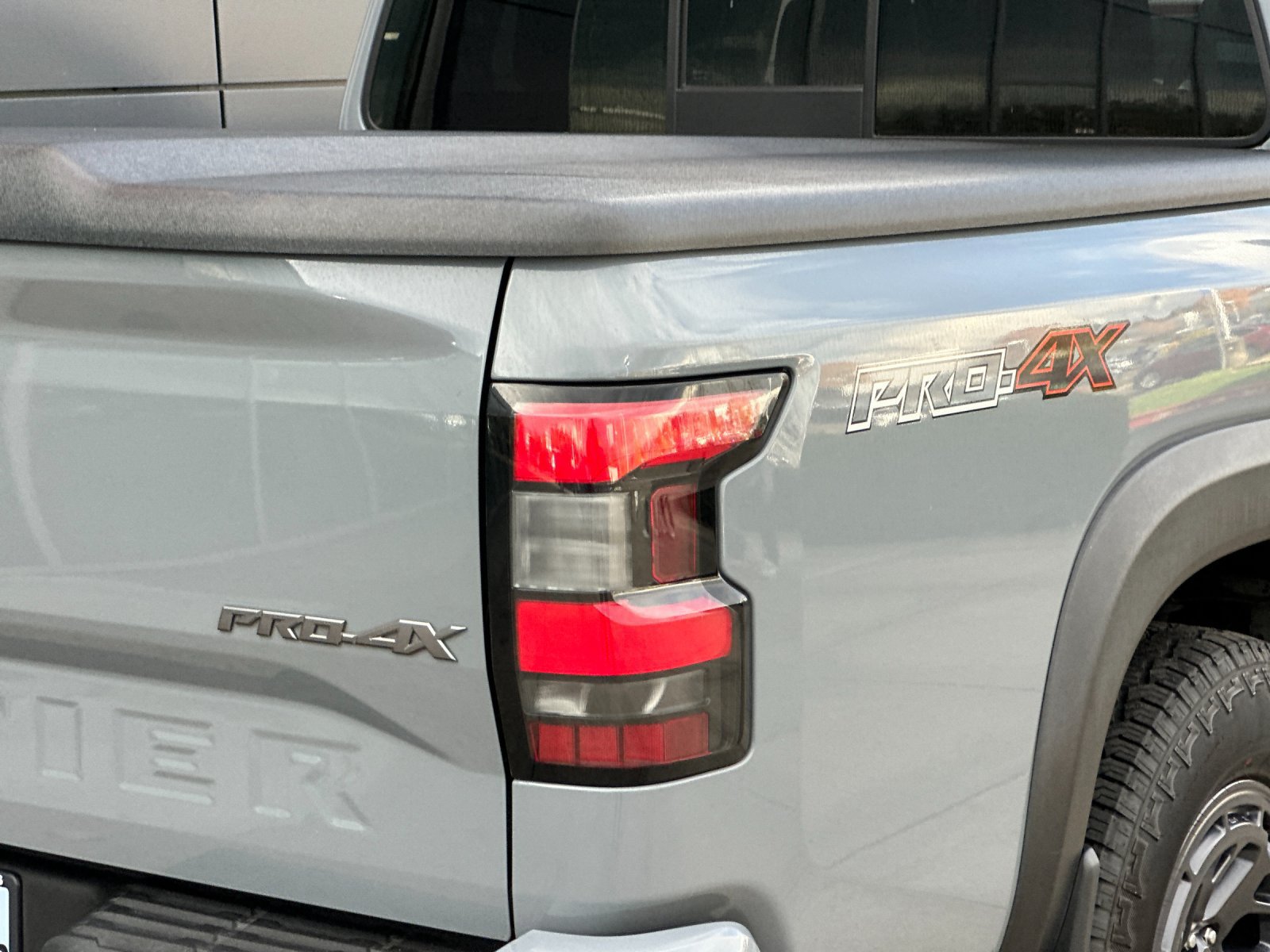 Used 2022 Nissan Frontier PRO-4X w/ Technology Package AWD/4WD image 25