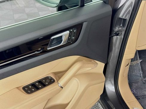 Used 2023 Porsche Cayenne image 40