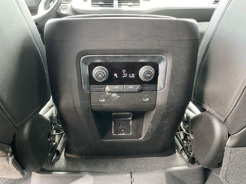 Used 2021 Chevrolet Tahoe Z71 AWD/4WD image 39