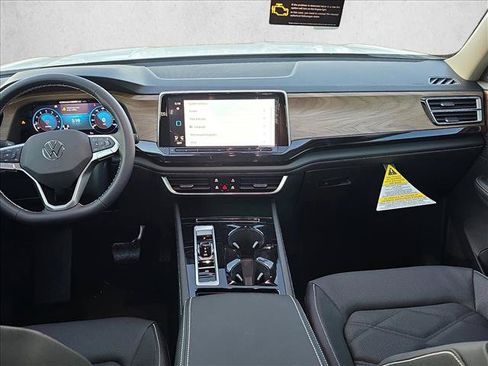 New 2026 Volkswagen Atlas SE FWD image 15