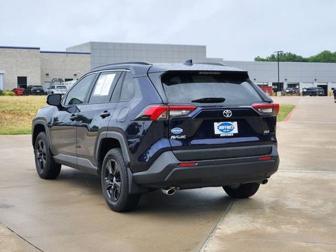 Used 2025 Toyota RAV4 XLE FWD image 5