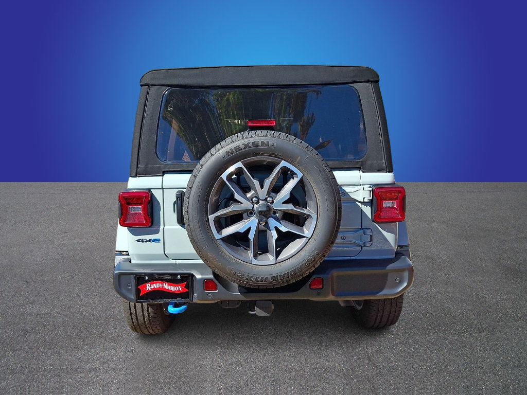 Used 2024 Jeep Wrangler Unlimited w/ Convenience Group AWD/4WD image 5