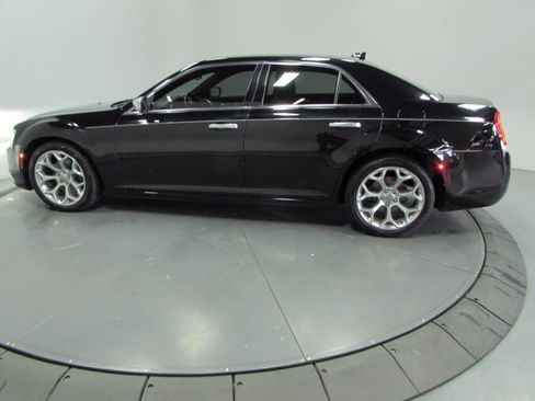 Used 2018 Chrysler 300 C w/ Sun, Sound & Nav Package image 5