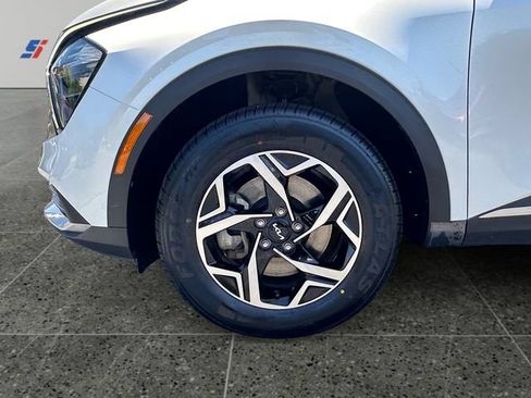 Used 2023 Kia Sportage LX AWD/4WD image 14