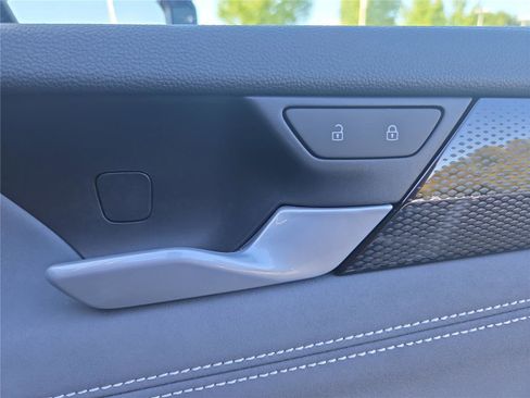 New 2025 Volkswagen Tiguan SE R-Line image 34