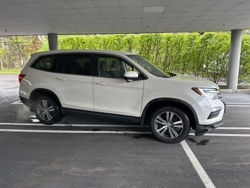 Used 2017 Honda Pilot EX image 8