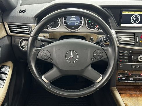 Used 2010 Mercedes-Benz E 350 4MATIC Sedan image 13