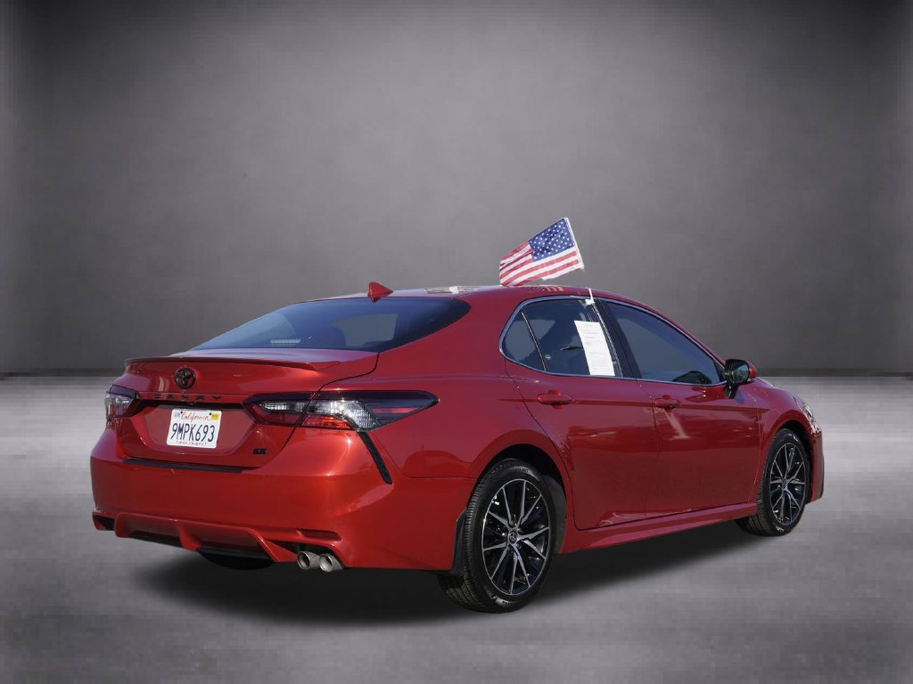 Used 2024 Toyota Camry SE FWD image 4